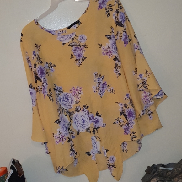 Yellow Blouse - Picture 2 of 2